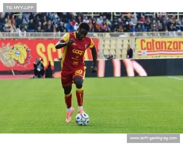 AC米兰截胡签下19岁中场新星阿尔法乔·西塞，转会费950万欧元